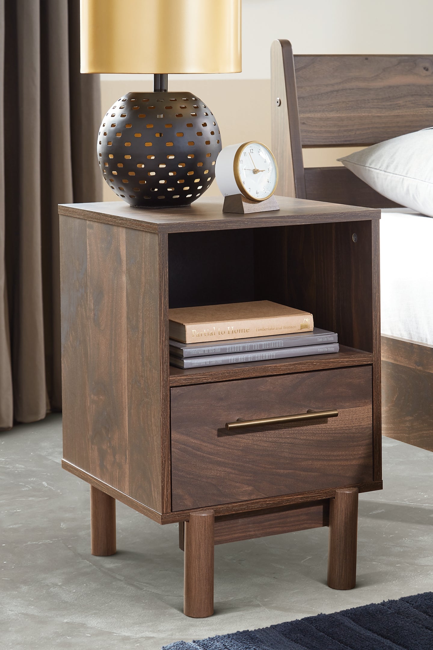 Calverson One Drawer Night Stand Taylor's Furniture