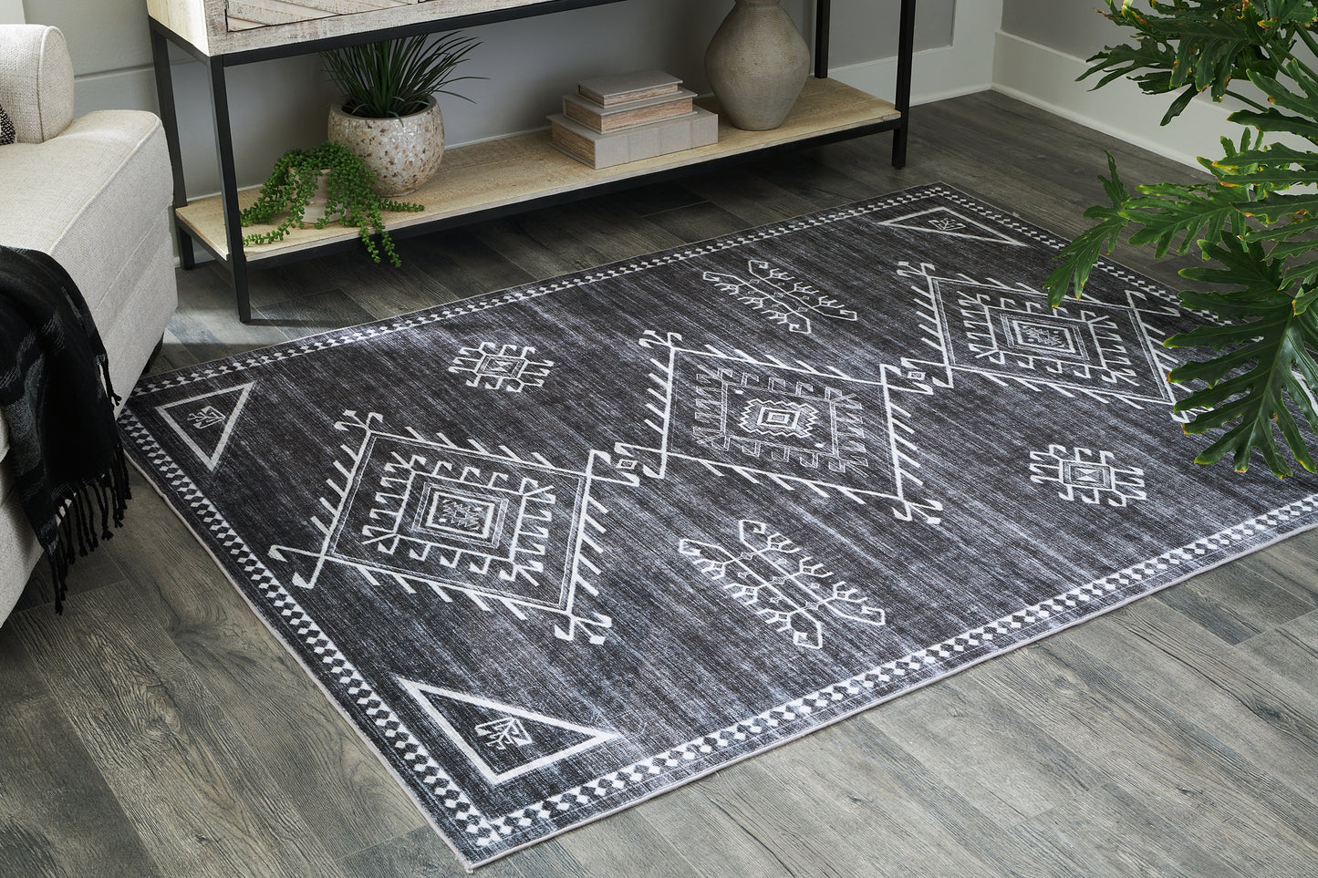 Arloman Washable Medium Rug